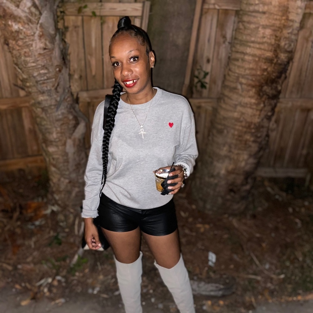 Meet your Posher, April
